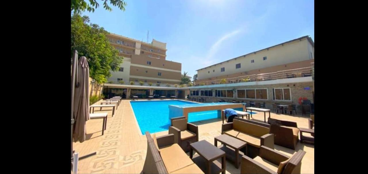 Tahir Guest Palace Kano Bagian luar foto